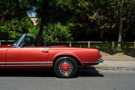 Mercedes-Benz SL Series 280SL Pagoda 18