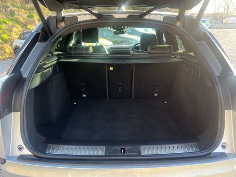 Land Rover Range Rover Velar 3.0 Range Rover Velar R-Dynamic HSE D300 Auto 4WD 5dr 41