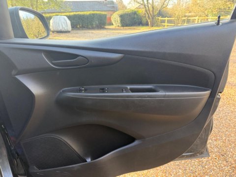 Vauxhall Viva 1.0i SE Euro 6 5dr (a/c) 24