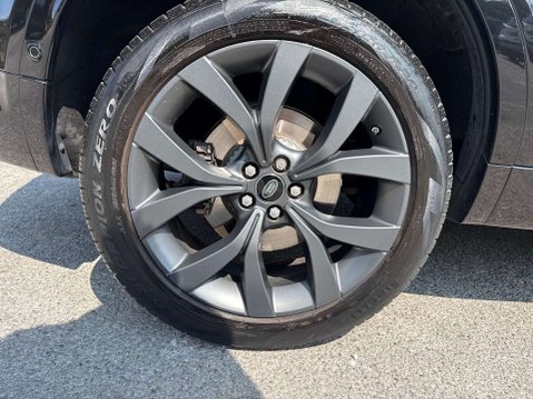 Land Rover Discovery Sport 2.0 Discovery Sport R-Dynamic SE D MHEV Auto 4WD 5dr 65