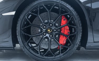Lamborghini Huracan LP640-4 EVO 13