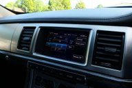 Jaguar XF 3.0 XF S Premium Luxury Sportbrake V6 D Auto 5dr 39