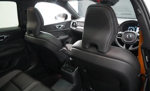 Volvo V60 RECHARGE T8 POLESTAR ENGINEERED AWD FSH Pano Sunroof Pilot Assist HUD +++ 19