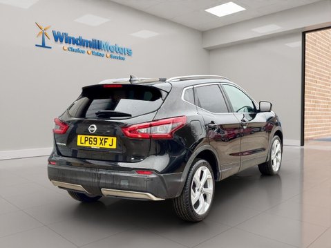 Nissan Qashqai 1.3 DIG-T Tekna Euro 6 (s/s) 5dr 8