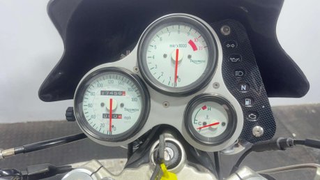 Triumph Speed Triple 855 1998 17K RUNNING PROJECT BIKE SPARES OR REPAIR CLASSIC NAKED 21