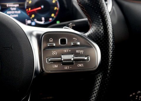 Mercedes-Benz GLA 1.3 GLA 180 AMG Line Premium Auto 5dr 33