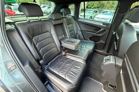 Volkswagen Tiguan R-LINE TDI BMT 4MOTION DSG -RARE LEATHER -DYNAUDIO -TOWBAR -APPLE CARPLAY  36