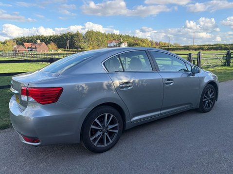 Toyota Avensis 2.0 D-4D Icon Euro 5 4dr 17