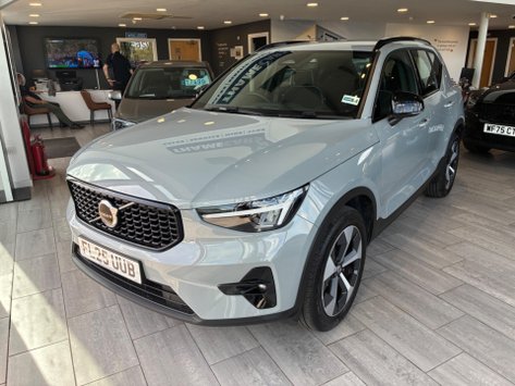 Volvo XC40 2.0 B4 MHEV Plus Dark DCT Auto Euro 6 (s/s) 5dr