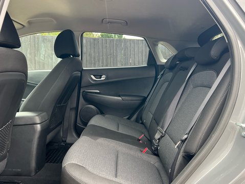 Hyundai KONA PREMIUM 9