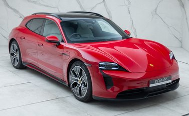 Porsche Taycan 4S SPORT TURISMO 11