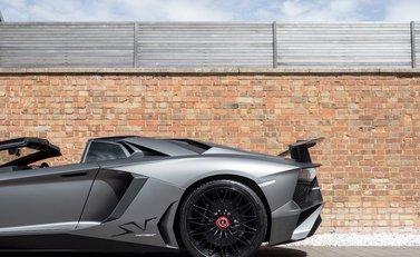 Lamborghini Aventador SV LP 750-4 Roadster 37