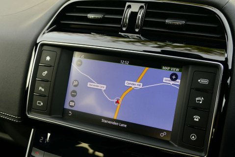 Jaguar XE 2.0 XE R-Sport D Auto 4dr 29