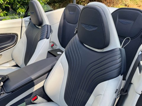 Aston Martin DB11 4.0 DB11 V8 Volante Auto 2dr 17