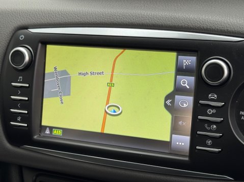 Toyota Yaris 1.5 VVT-i Icon Tech Euro 6 5dr 14