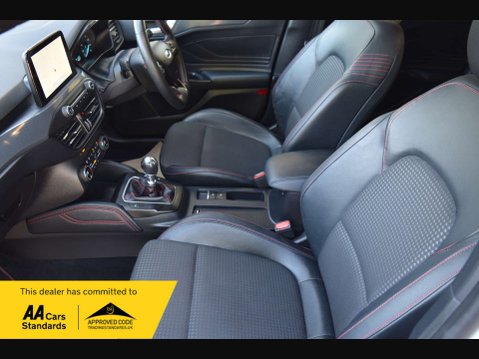 Ford Focus 1.0 Focus ST-Line X 5dr 31