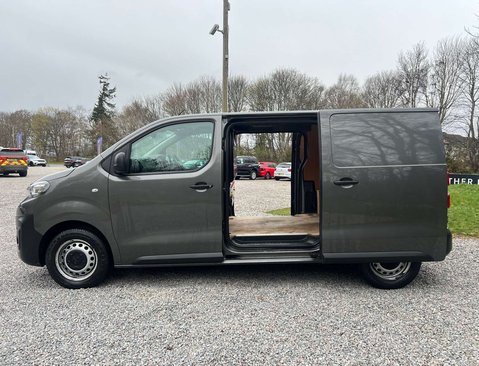 Peugeot Expert 2.0 Expert Professional Premium L1 Blue HDi 11