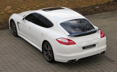 Porsche Panamera Turbo 8