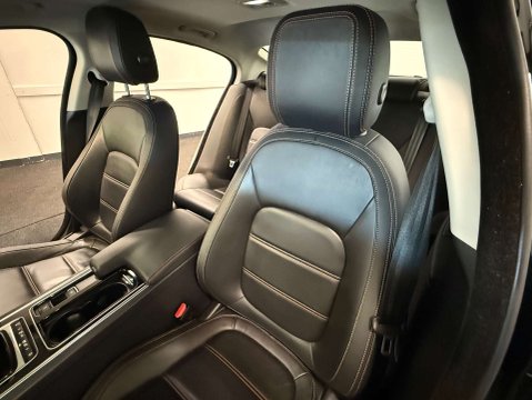 Jaguar XE 2.0 XE Prestige Auto 4dr 57