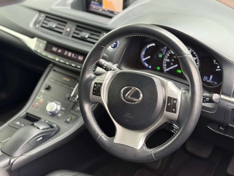 Lexus CT 1.8 CT 200h Luxury CVT 5dr 16