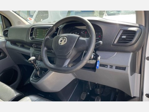 Vauxhall Vivaro 1.5 Turbo D 2700 Dynamic Panel Van 6dr Diesel Manual L1 H1 Euro 6 (s/s) (10 25