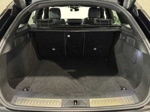 Land Rover Range Rover Velar 2.0 D180 R-Dynamic SE Auto 4WD Euro 6 (s/s) 5dr 44