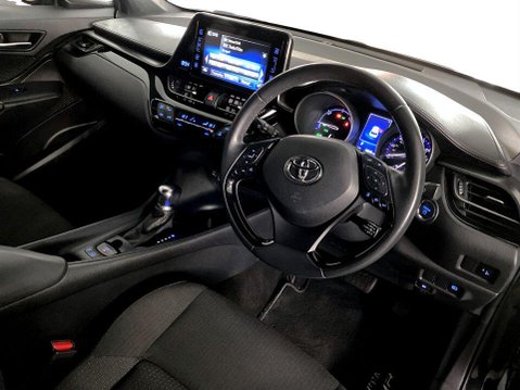 Toyota C-HR 1.8 VVT-h Icon SUV 5dr Petrol Hybrid CVT Euro 6 (s/s) (122 ps) Air Con - Al 12