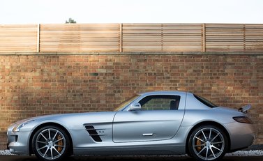 Mercedes-Benz SLS AMG 5