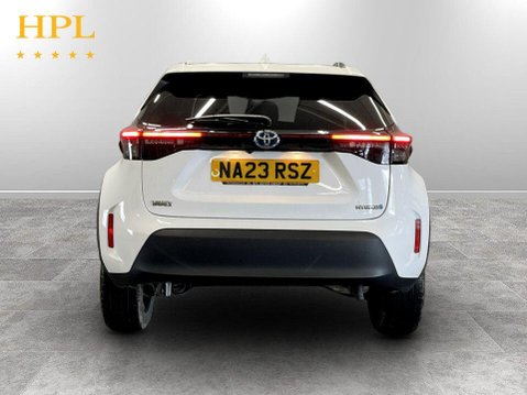 Toyota Yaris Cross 1.5 VVT-h Design SUV 5dr Petrol Hybrid E-CVT Euro 6 (s/s) (116 ps) Parking 6