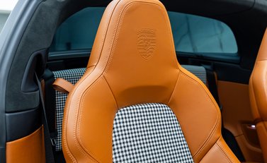 Porsche 911 Targa 4S (992) 18