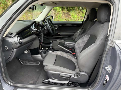 Mini Hatch 2.0 Cooper SD 3dr 21
