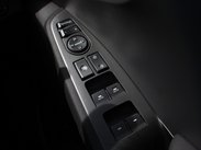 Hyundai IONIQ PREMIUM MHEV 17