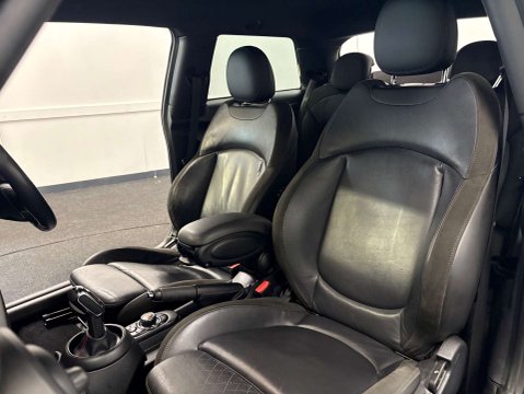 Mini Hatch 2.0 Cooper S Sport Auto 3dr 36