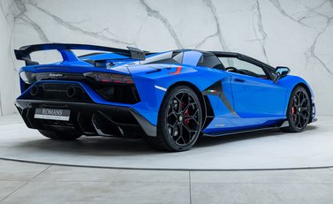 Lamborghini Aventador LP 770-4 SVJ ROADSTER 6