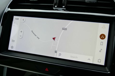 Jaguar XE 2.0 XE R-Dynamic SE D MHEV Auto 4dr 37