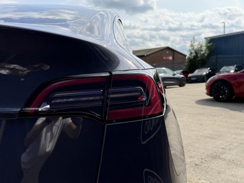 Tesla Model Y SUV 5dr Electric Auto RWD (346 ps) 19
