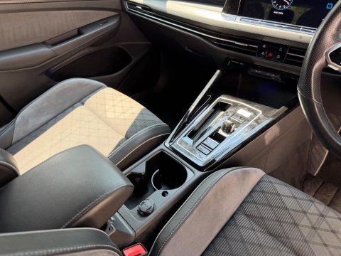 Volkswagen Golf R-LINE ETSI DSG 24