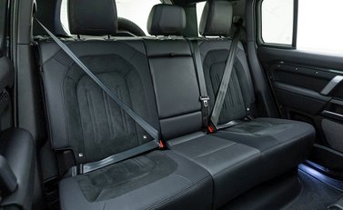 Land Rover Defender 110 V8 12