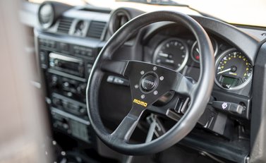 Land Rover Defender 90 XS Bowler 11