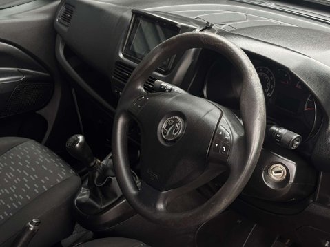 Vauxhall Combo 1.2 Combo 2300 Sport CDTi ecoFLEX S/S 27