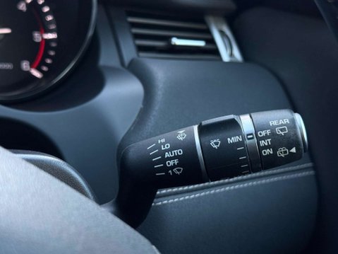 Land Rover Range Rover Evoque 2.2 SD4 Dynamic Auto 4WD Euro 5 (s/s) 3dr 95