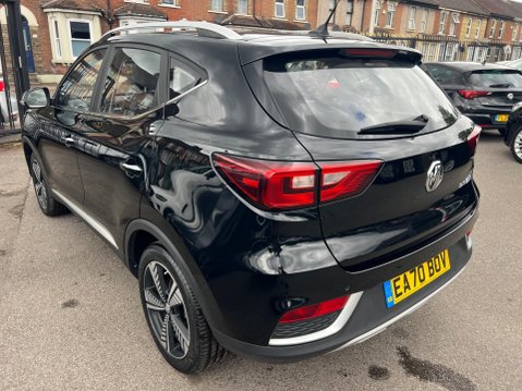 MG ZS 44.5kWh Exclusive Auto 5dr 4