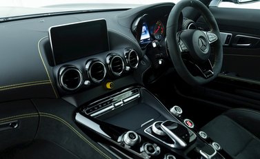 Mercedes-Benz AMG GT R GT R Premium 13