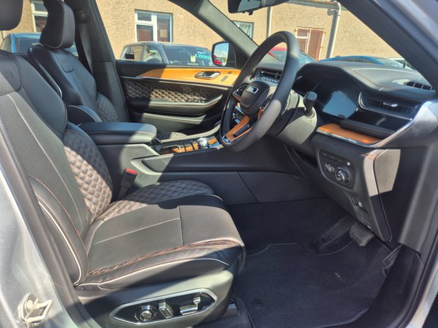 Jeep Grand Cherokee SUMMIT RESERVE 29