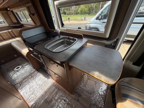 IH Motorhomes TIO RL REAR LOUNGE MODEL LOW MILEAGE 14