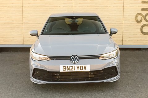Volkswagen Golf R-LINE TSI 5