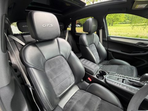 Porsche Macan GTS PDK 33