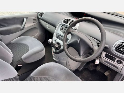 Citroen Xsara Picasso 1.8i 16V Desire MPV 5dr Petrol Manual (184 g/km, 117 bhp) 11