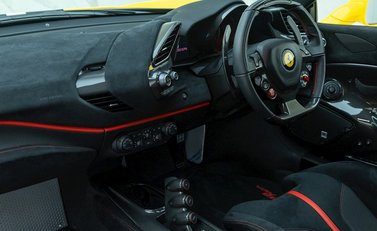 Ferrari 488 Pista 14