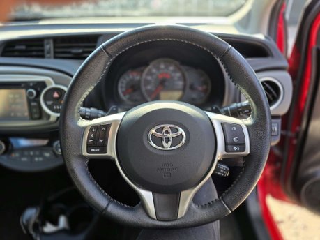 Toyota Yaris 1.33 Dual VVT-i Icon Plus Hatchback 5dr Petrol Multidrive S Euro 5 (99 ps) 33